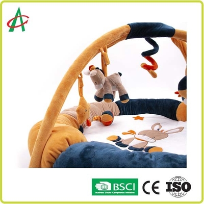 El gimnasio libre AZO del bebé de la tela de la boa juega los juguetes de Mat With Mini Plush Animal